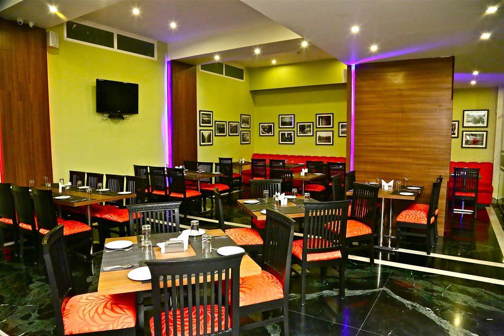 La Franklin Hotel Bhubaneswar Exteriör bild